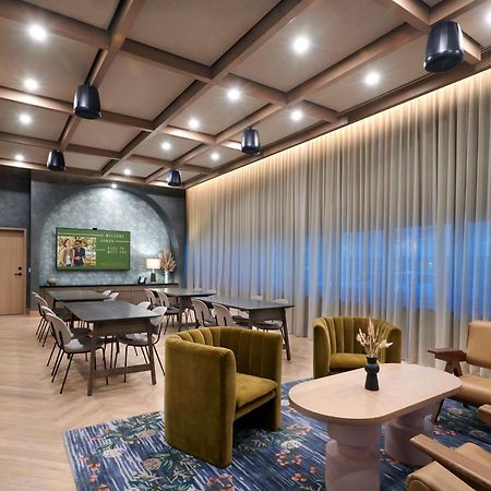 The Westley Calgary Downtown, Tapestry Collection By Hilton Hotel Екстериор снимка