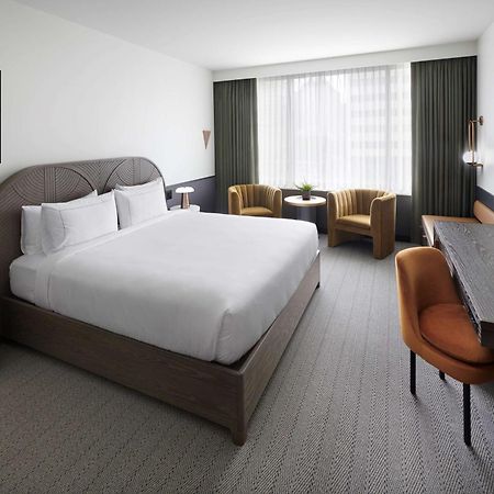 The Westley Calgary Downtown, Tapestry Collection By Hilton Hotel Екстериор снимка