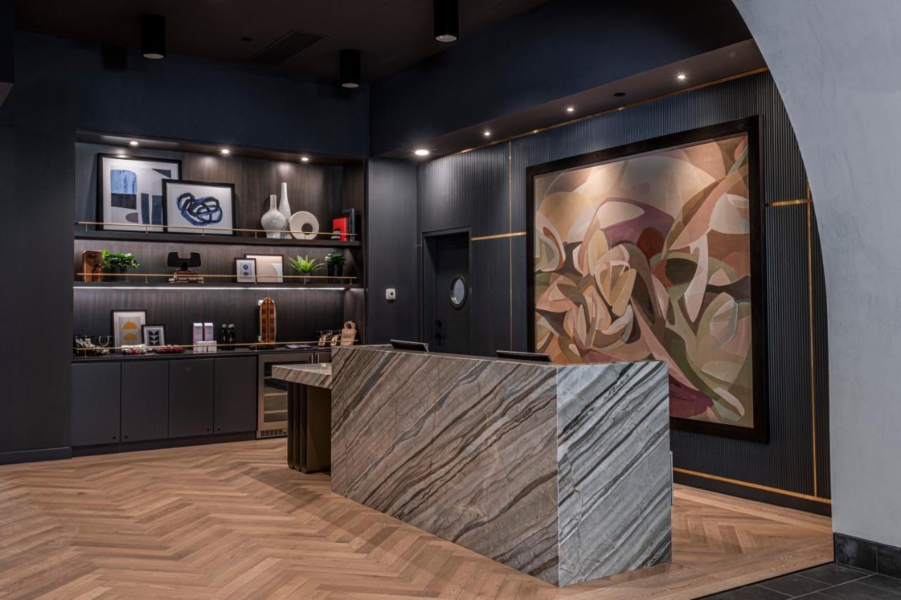 The Westley Calgary Downtown, Tapestry Collection By Hilton Hotel Екстериор снимка