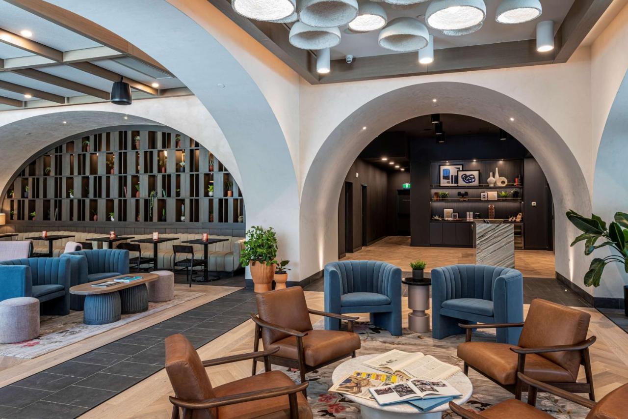The Westley Calgary Downtown, Tapestry Collection By Hilton Hotel Екстериор снимка