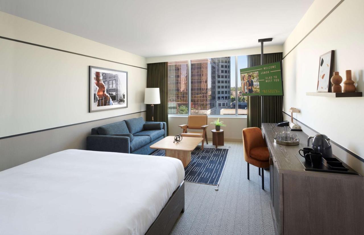 The Westley Calgary Downtown, Tapestry Collection By Hilton Hotel Екстериор снимка