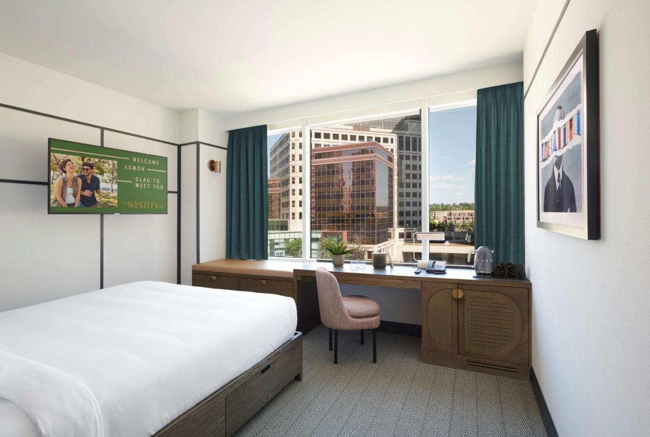 The Westley Calgary Downtown, Tapestry Collection By Hilton Hotel Екстериор снимка