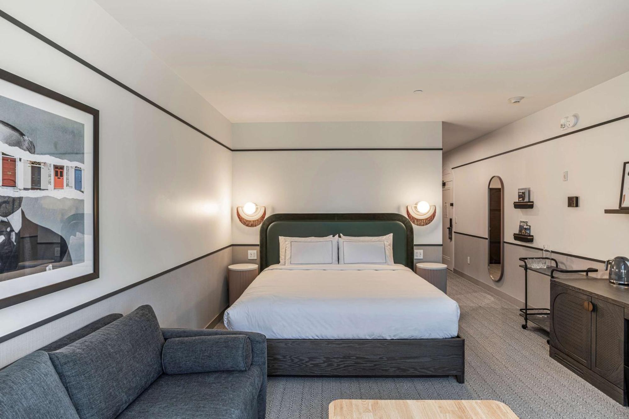 The Westley Calgary Downtown, Tapestry Collection By Hilton Hotel Екстериор снимка
