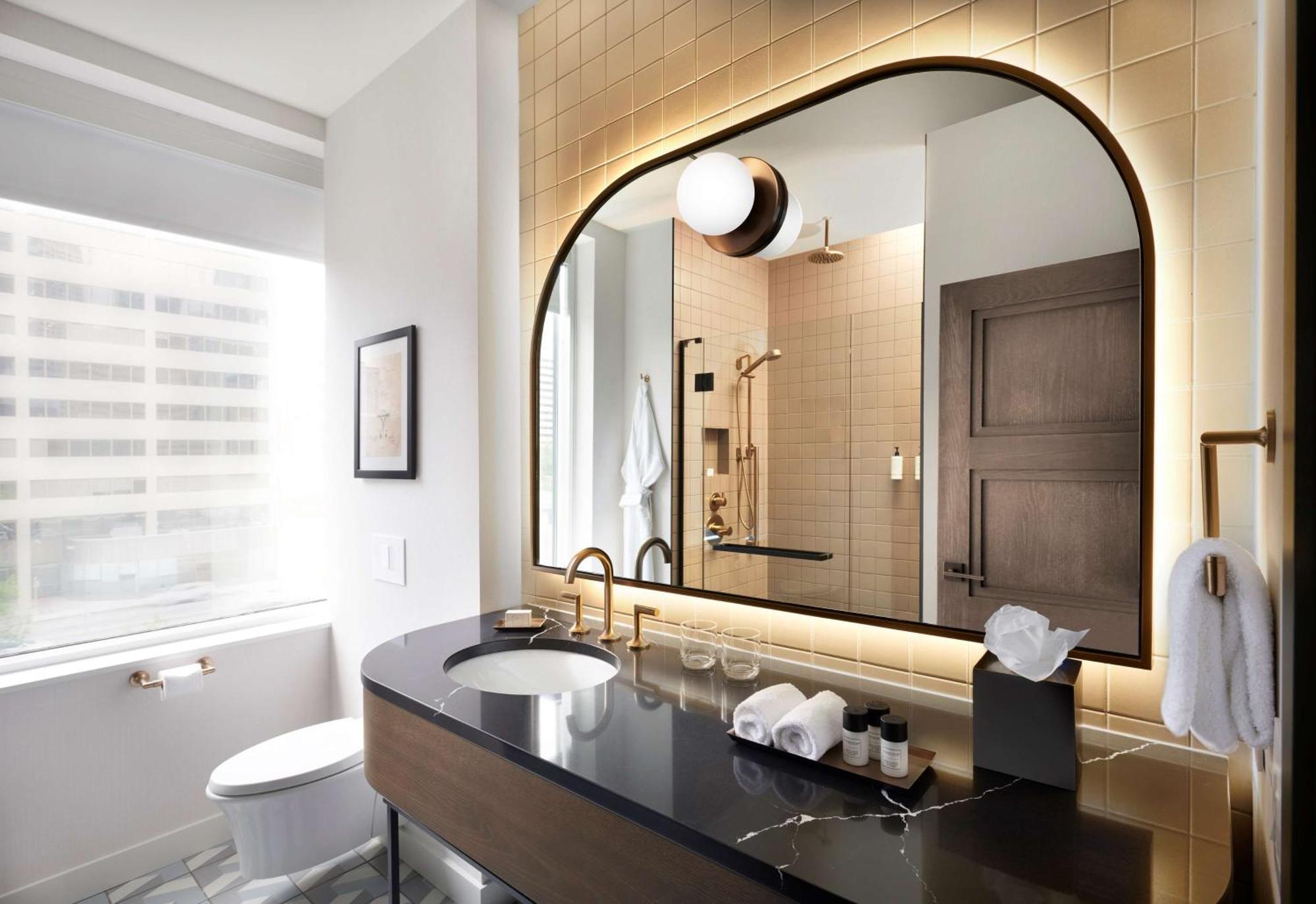 The Westley Calgary Downtown, Tapestry Collection By Hilton Hotel Екстериор снимка