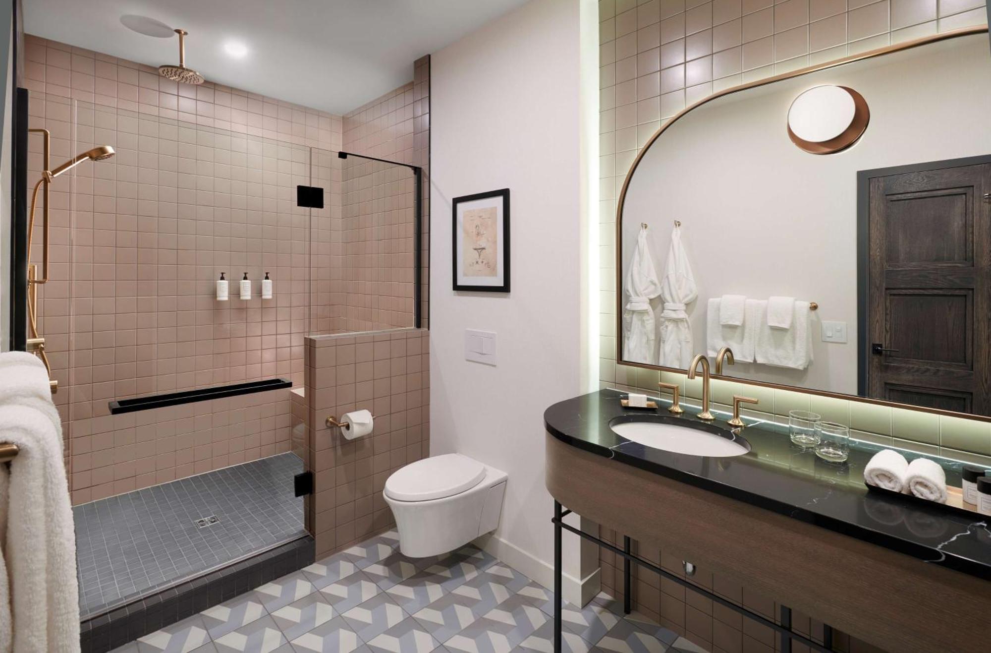 The Westley Calgary Downtown, Tapestry Collection By Hilton Hotel Екстериор снимка