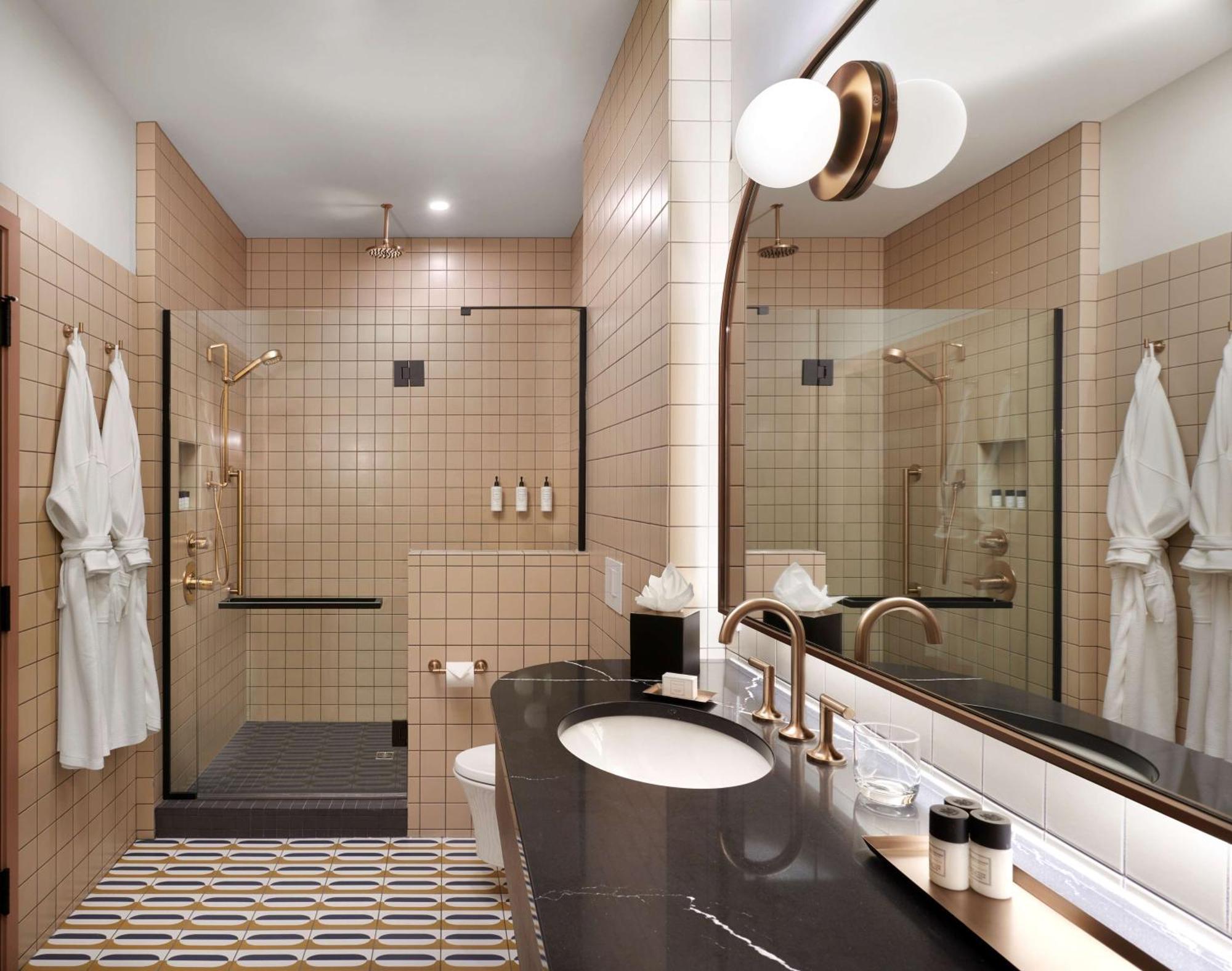 The Westley Calgary Downtown, Tapestry Collection By Hilton Hotel Екстериор снимка
